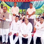 पंचकूला में सफाई कर्मचारियों का धरना, कांग्रेस ने थामा हाथ; वरुण चौधरी बोले- जायज मांगों पर तुरंत हो फैसला