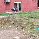आंगनबाड़ी, क्रैच और डिस्पेंसरी के बाहर गंदा पानी जमा, मासूमों-मरीजों की सेहत पर मंडराया खतरा