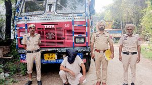 लालड़ू में गैस सिलेंडरों की कालाबाजारी, ट्रक चालक पर FIR