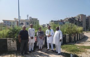 दो साल में ही बदहाल हुआ सेक्टर-20-21 का नया चौक और सड़क, रखरखाव पर उठे सवाल